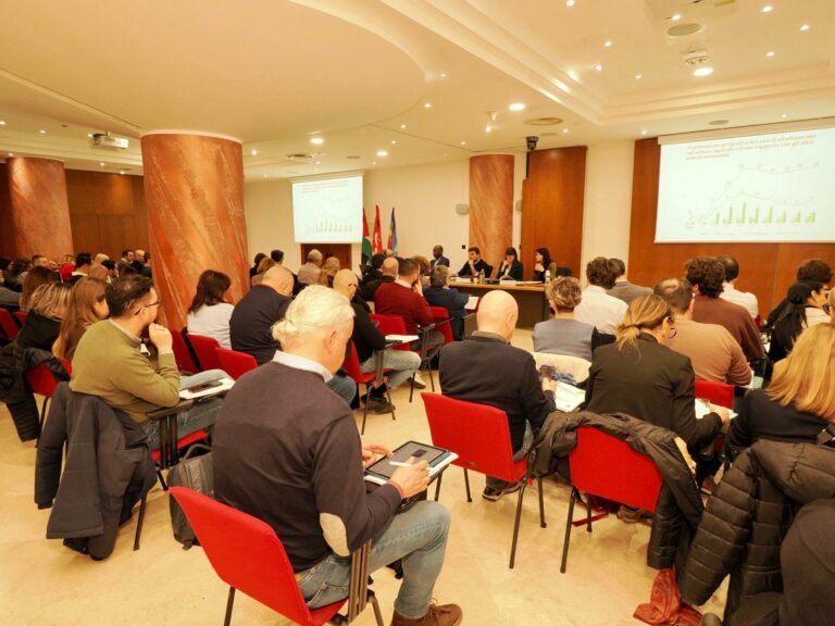 È boom delle inchieste per sfruttamento lavorativo: i dati del VI Rapporto de L’Altro Diritto, Flai Cgil e Osservatorio Placido Rizzotto